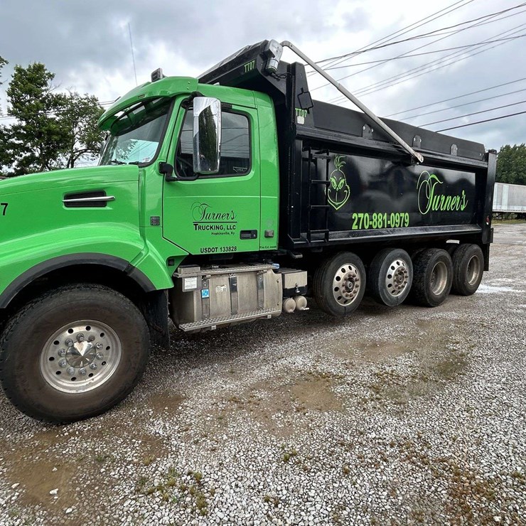 2016 VOLVO TRUCK VHD Quad Axle Dump Truck
