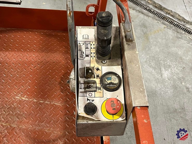 skyjack-sj111-3226-scissor-lift-image-19