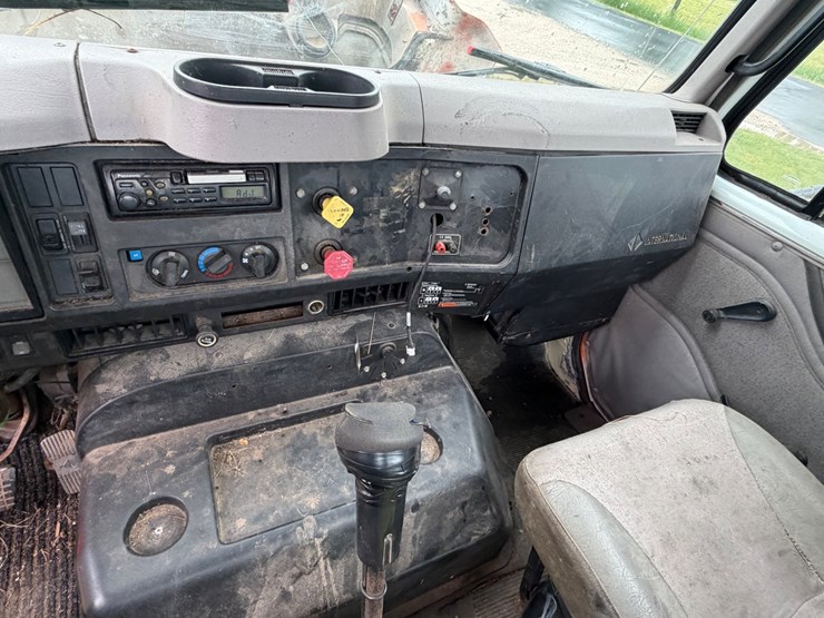 1999-case-ih-8100-image-32