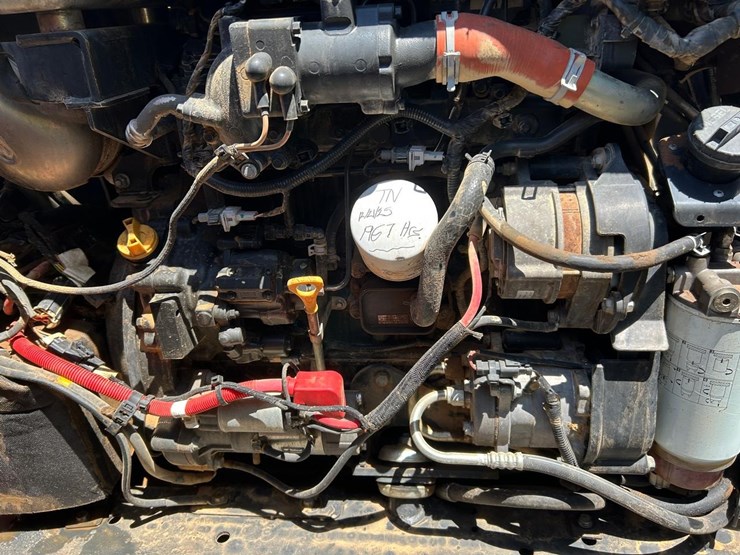 2022-bobcat-t770-image-15