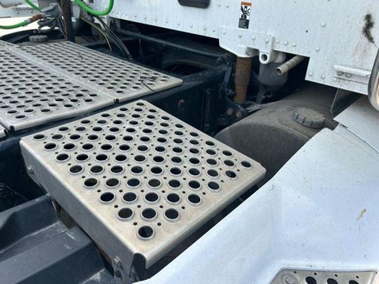 2020-kenworth-t680-image-88