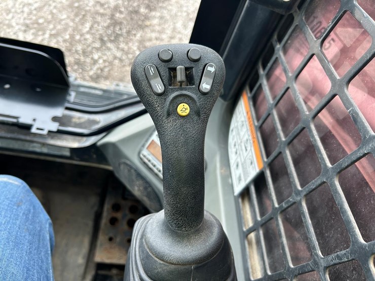 2019-bobcat-t770-image-21