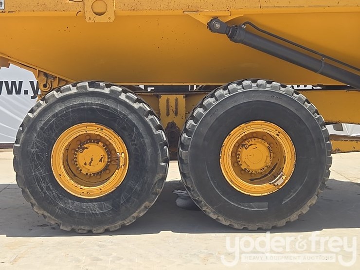 2022-volvo-a25g-image-13
