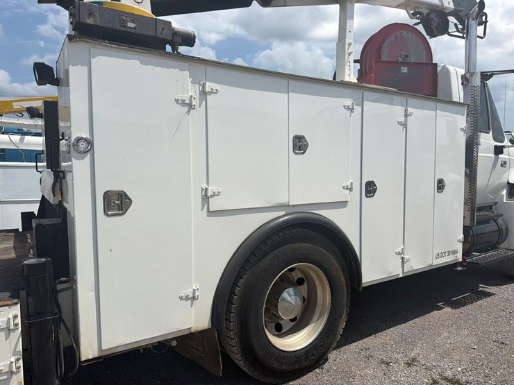 2004-international-durastar-4300-image-12