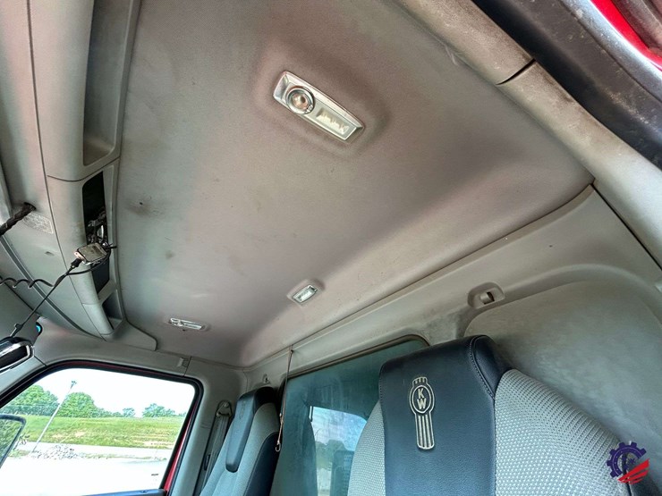 2020-kenworth-t880-image-89