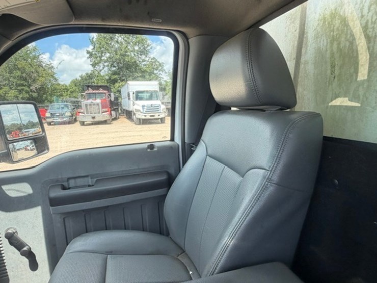 2013-ford-f550-image-45