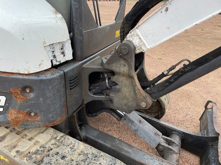 2020-bobcat-e32i-image-12