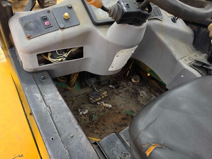 jcb-520-image-13