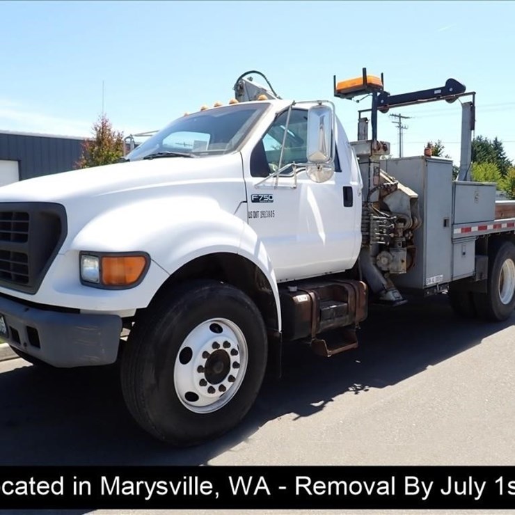 2001 FORD F750