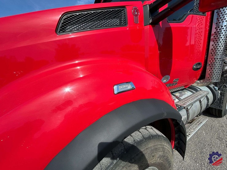 2020-kenworth-t880-image-38