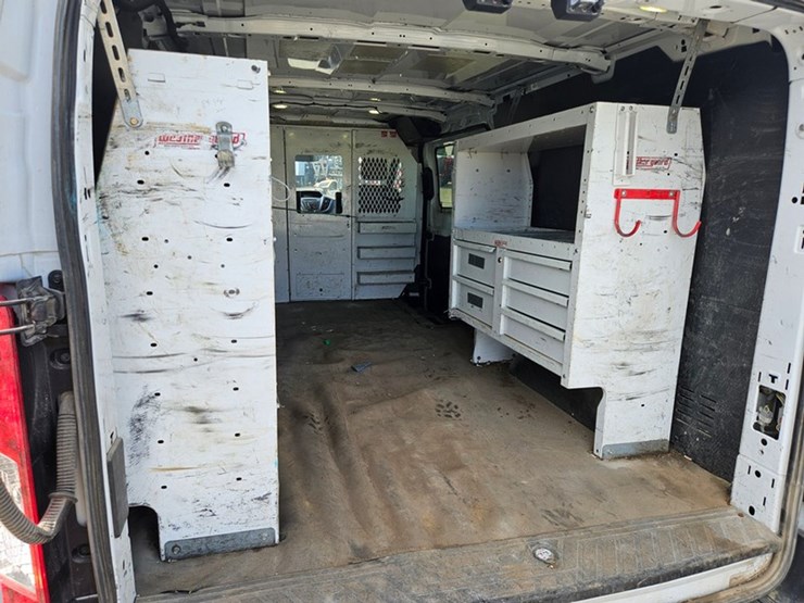 2017-ford-cargo-image-18