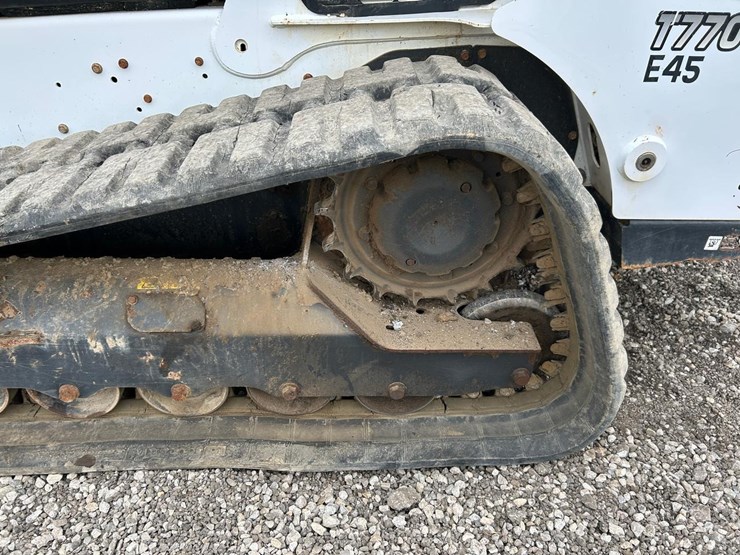 2019-bobcat-t770-image-18