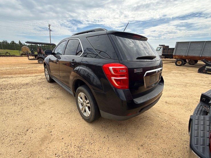 2016-chevrolet-equinox-lt-image-3