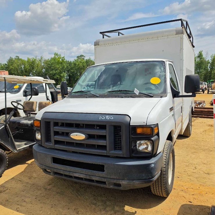 2015 FORD E350