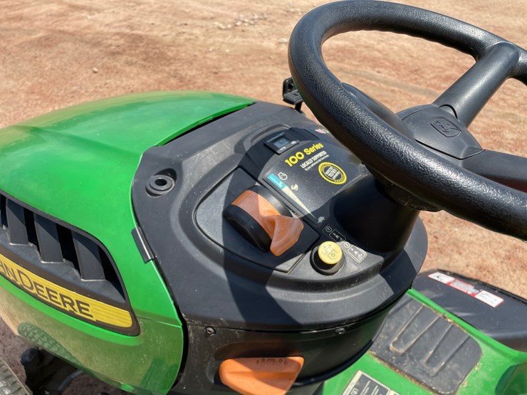 john-deere-e140-image-11