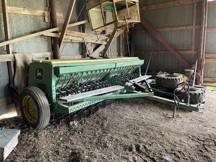 john-deere-8300-image-1