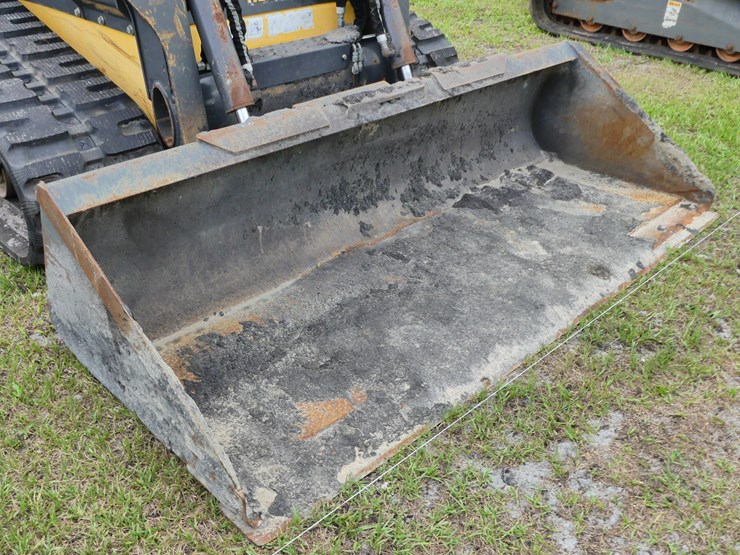 2020-new-holland-c232-image-3