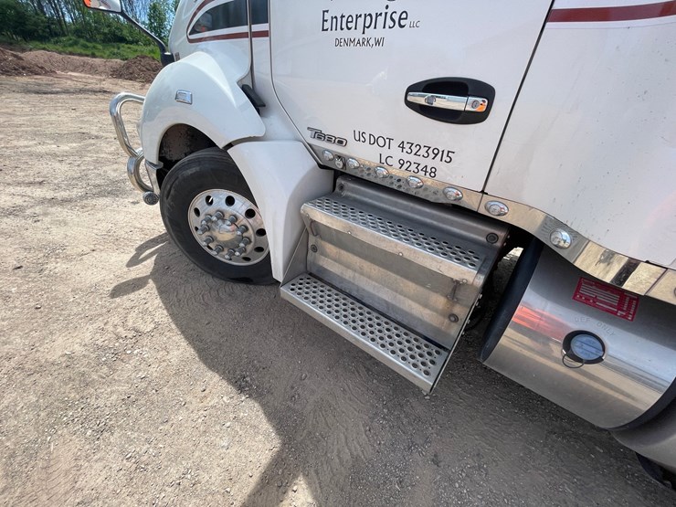 2016-kenworth-t680-image-11