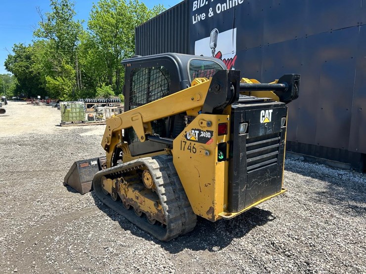 2017-caterpillar-249d-image-2