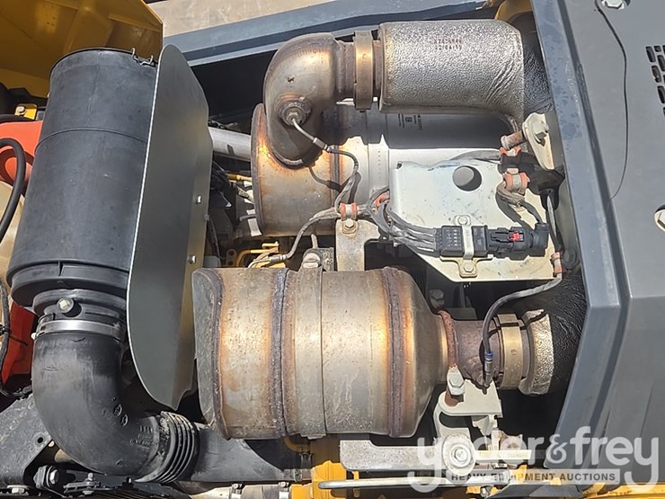 2020-deere-310sl-image-42