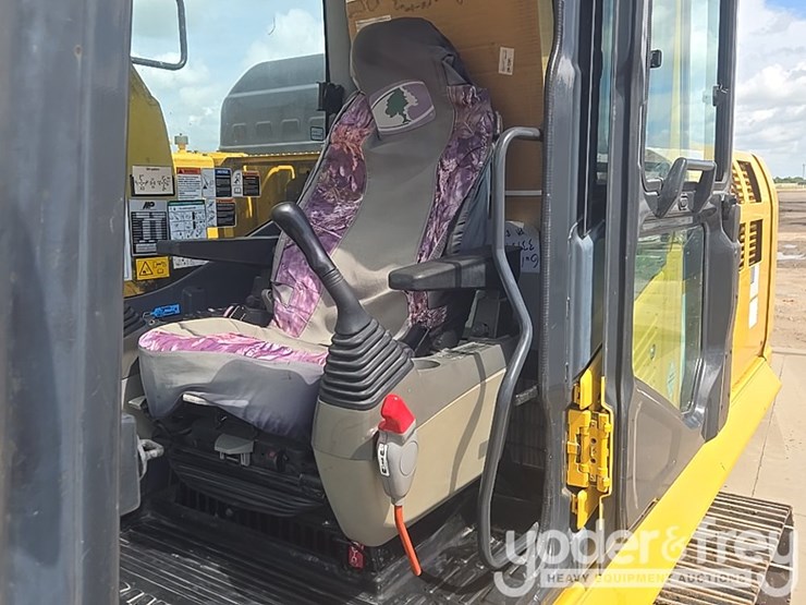 2017-komatsu-pc210-lc-11-image-53