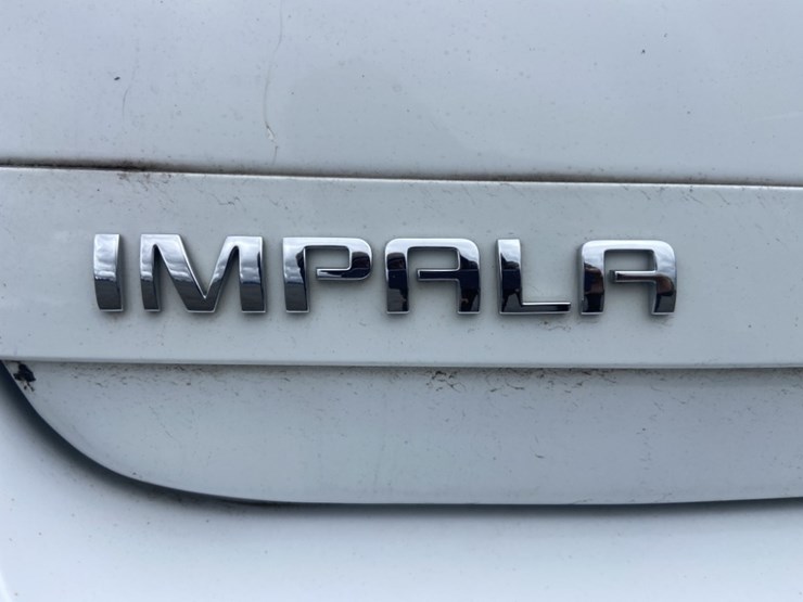 2013-chevrolet-impala-sedan-image-10