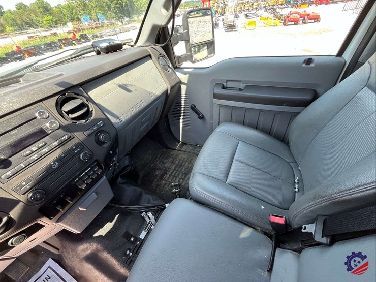 2016-ford-f550-image-57