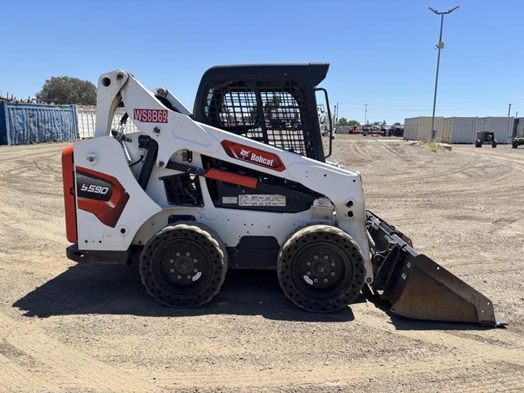 2021-bobcat-s590-image-7