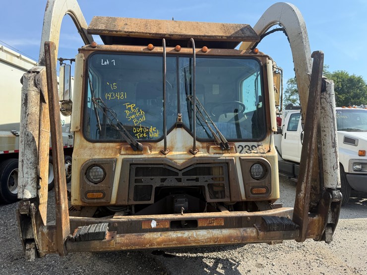 #7-•-2015-mack-heil-front-loader-image-68