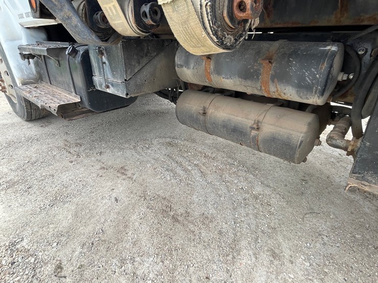 2002-freightliner-fl80-image-18