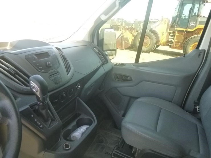 2019-ford-transit-image-11