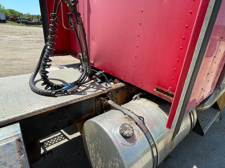2004-kenworth-t800-image-34