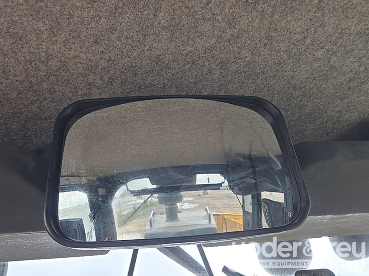 2011-deere-772g-image-61