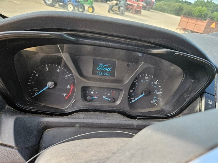 2017-ford-cargo-image-25