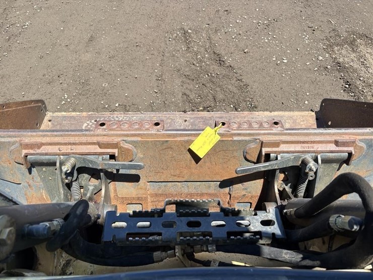 2016-bobcat-t590-image-22