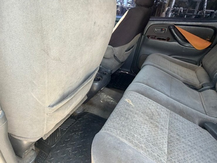 2004-toyota-tundra-image-25