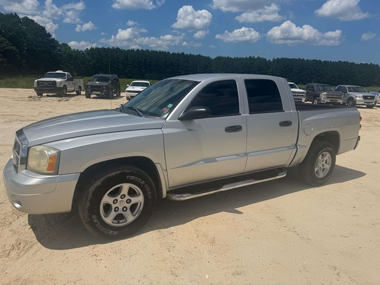 2006-dodge-dakota-slt-image-1