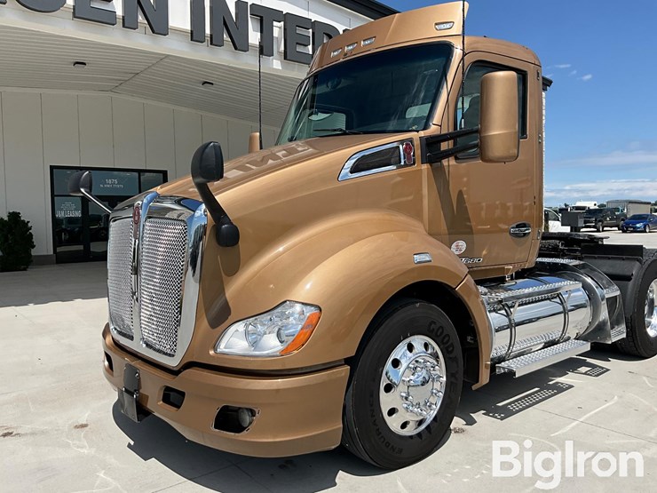 2022-kenworth-t680-image-9