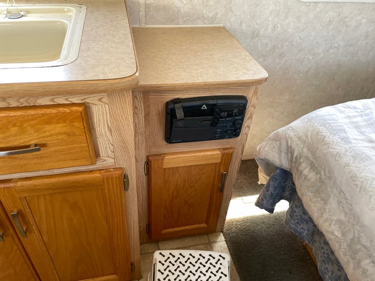 #460-•-2002-keystone-hornet-lite-bumper-pull-camper-(wi-title)-(helenville,wi)-image-24