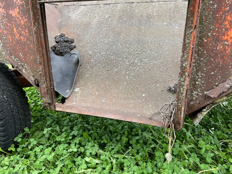 #224-•-gravity-box-on-running-gear-(ringle,-wi)-image-22