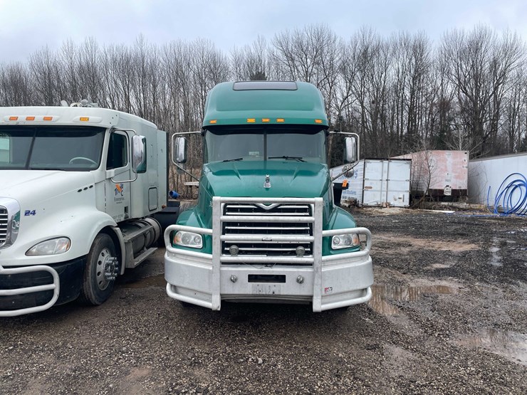 #310-•-2011-mack-semi-tractor-(has-wi-title)-(denmark,-wi)-image-44
