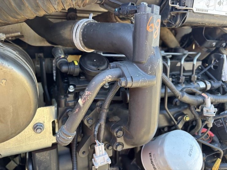 2019-bobcat-t595-image-43