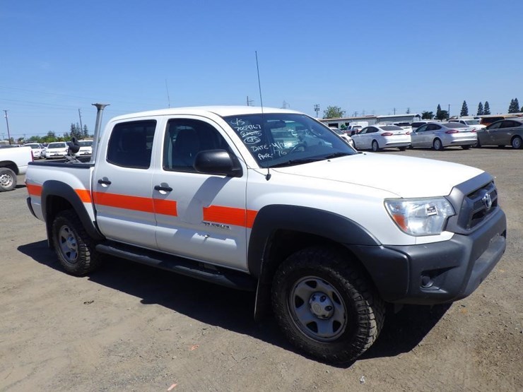2013-toyota-tacoma-image-4