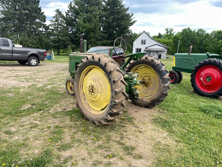 john-deere-b-image-3