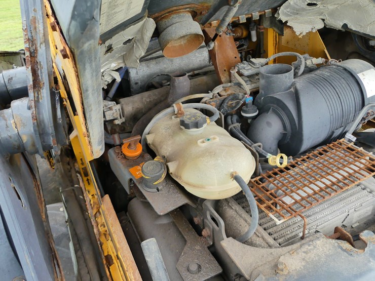 2017-deere-332g-image-11