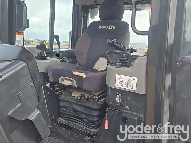 2022-komatsu-d61px-24-image-43