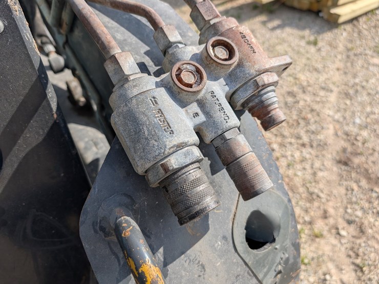 #5455-•-new-holland-218-skid-loader-image-29