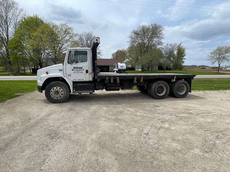2002-freightliner-fl80-image-8