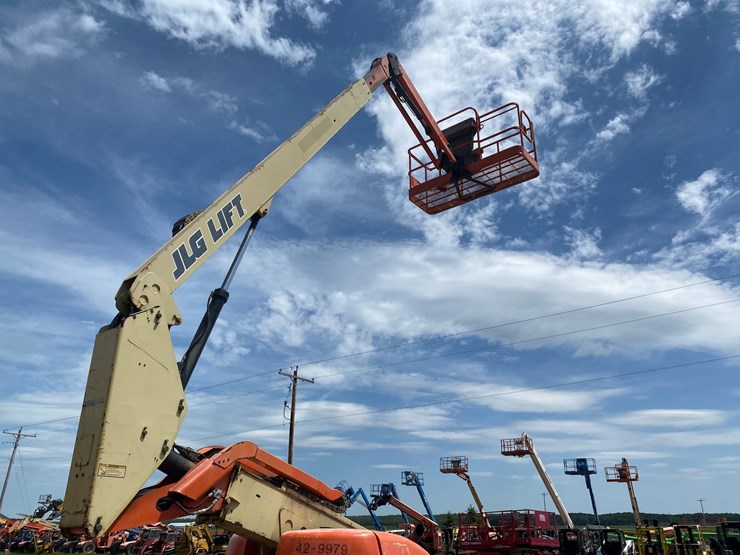 2012-jlg-600aj-image-44