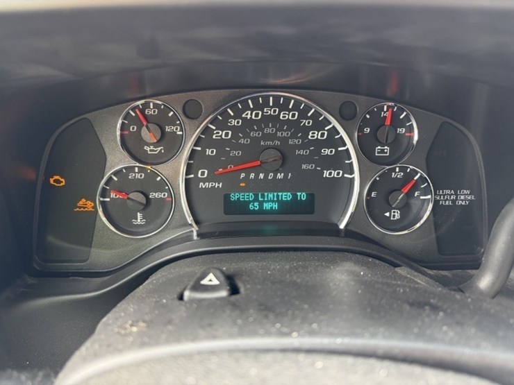 2012-chevrolet-express-cargo-van-image-30